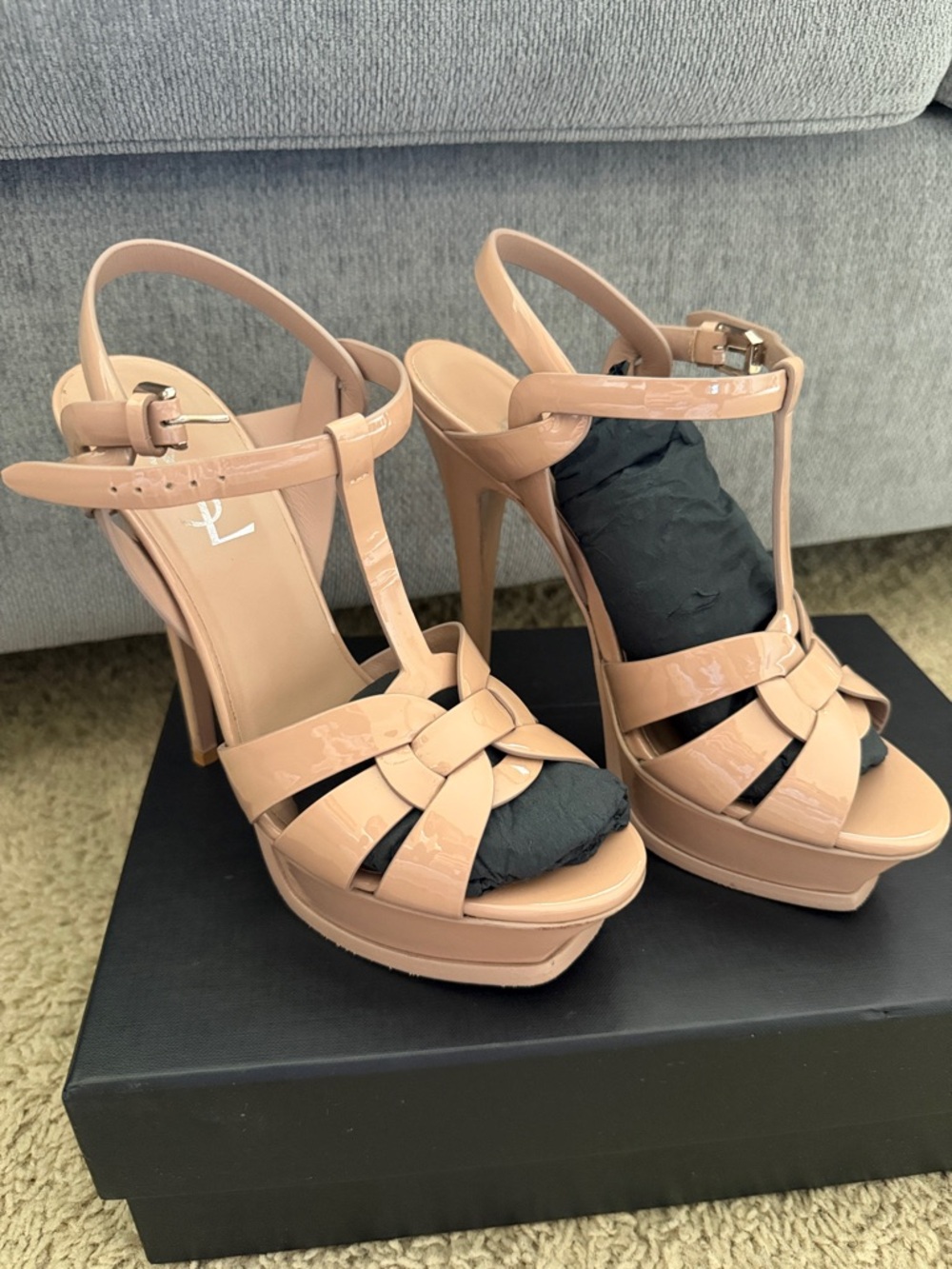 YSL TRIBUTE PLATFORM SANDALS IN PATENT LEATHER